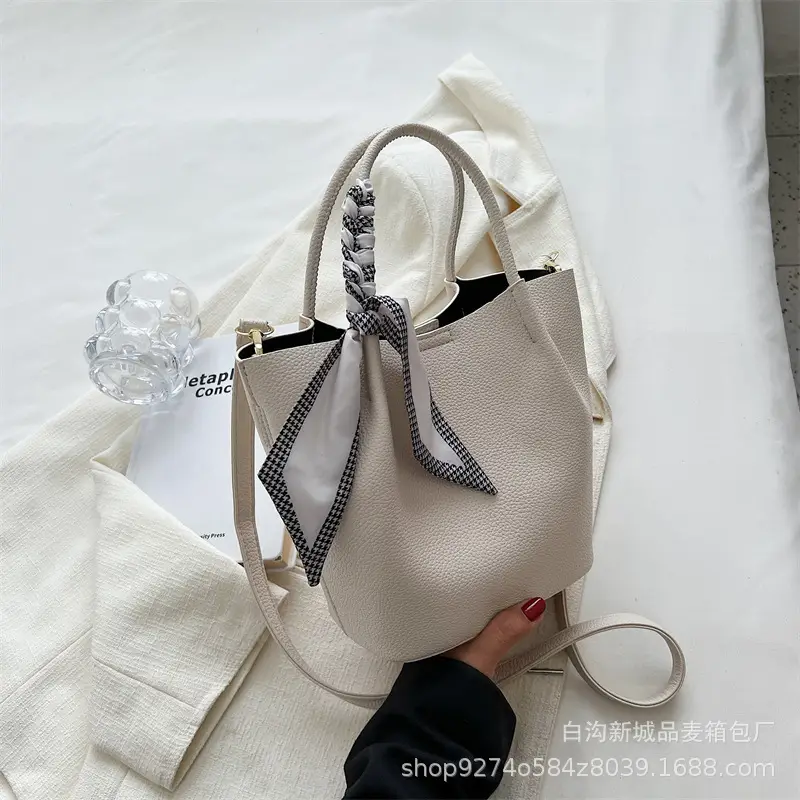 2026 New Retro French Niche Handbag for Women