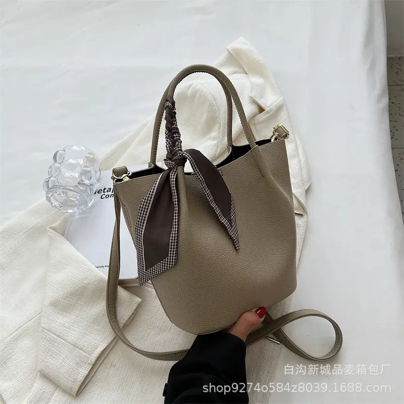 2026 New Retro French Niche Handbag for Women