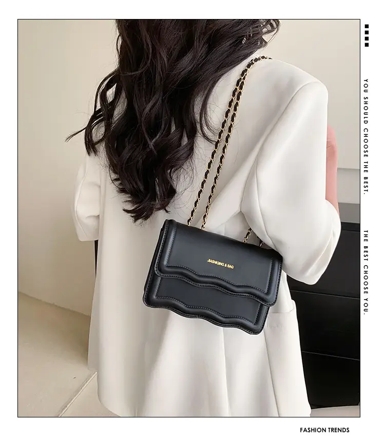 Pink Chain Shoulder Bag for Women 2023 — feature 1