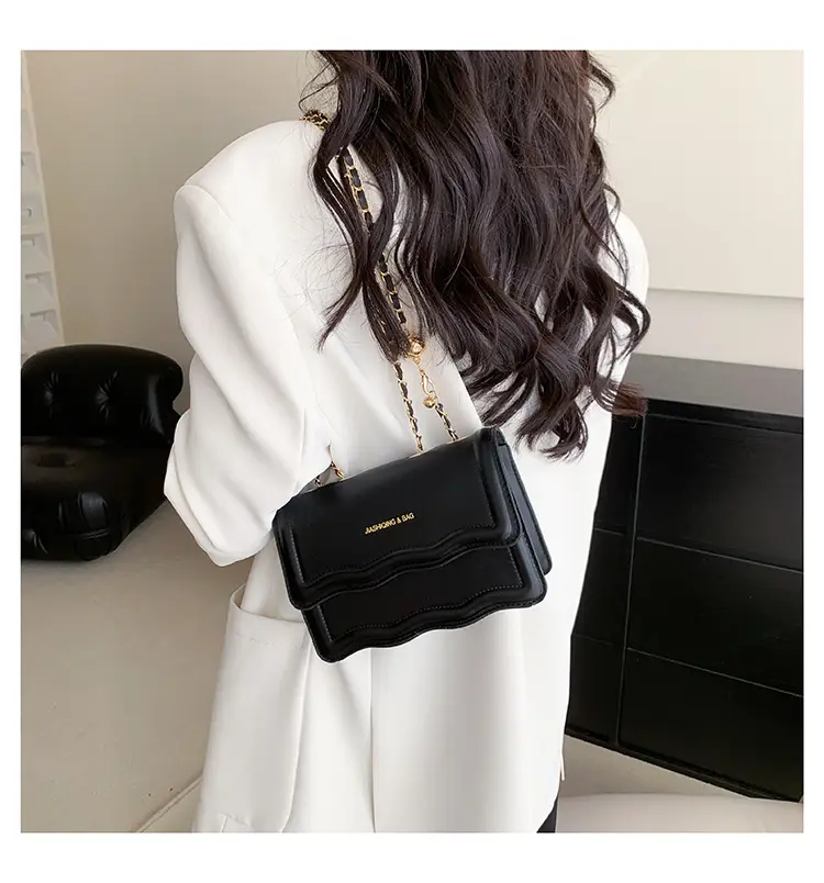 Pink Chain Shoulder Bag for Women 2023 — feature 10
