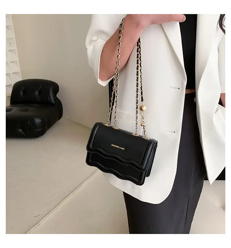 Pink Chain Shoulder Bag for Women 2023 — feature 11