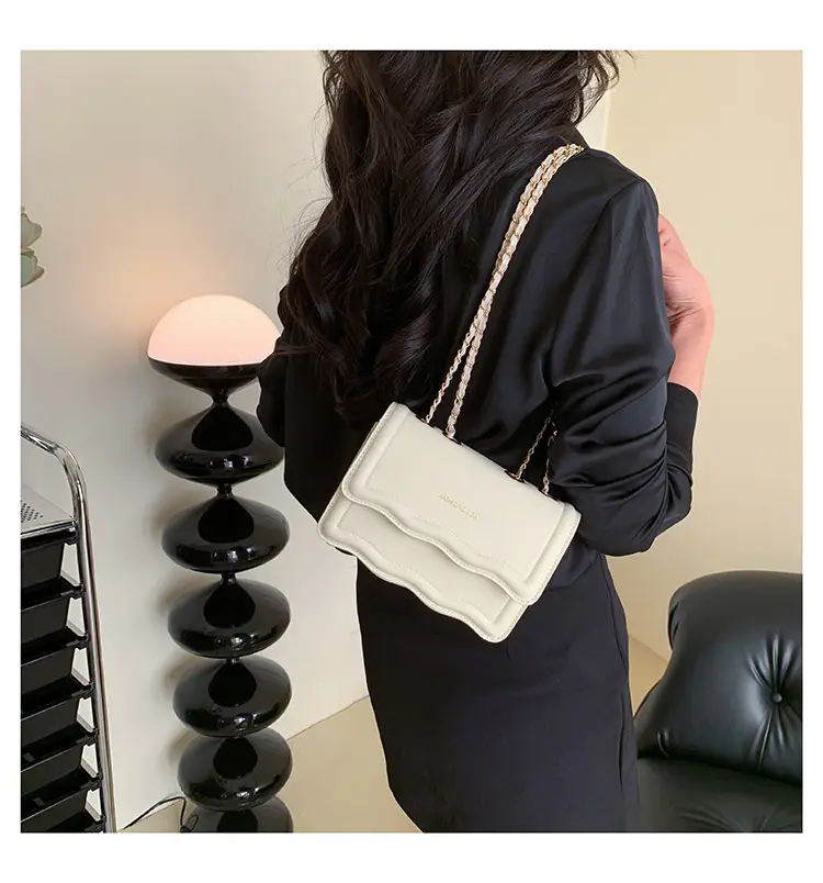 Pink Chain Shoulder Bag for Women 2023 — feature 14