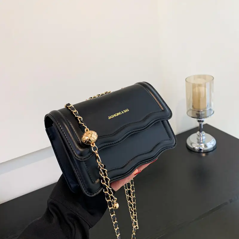 Pink Chain Shoulder Bag for Women 2023