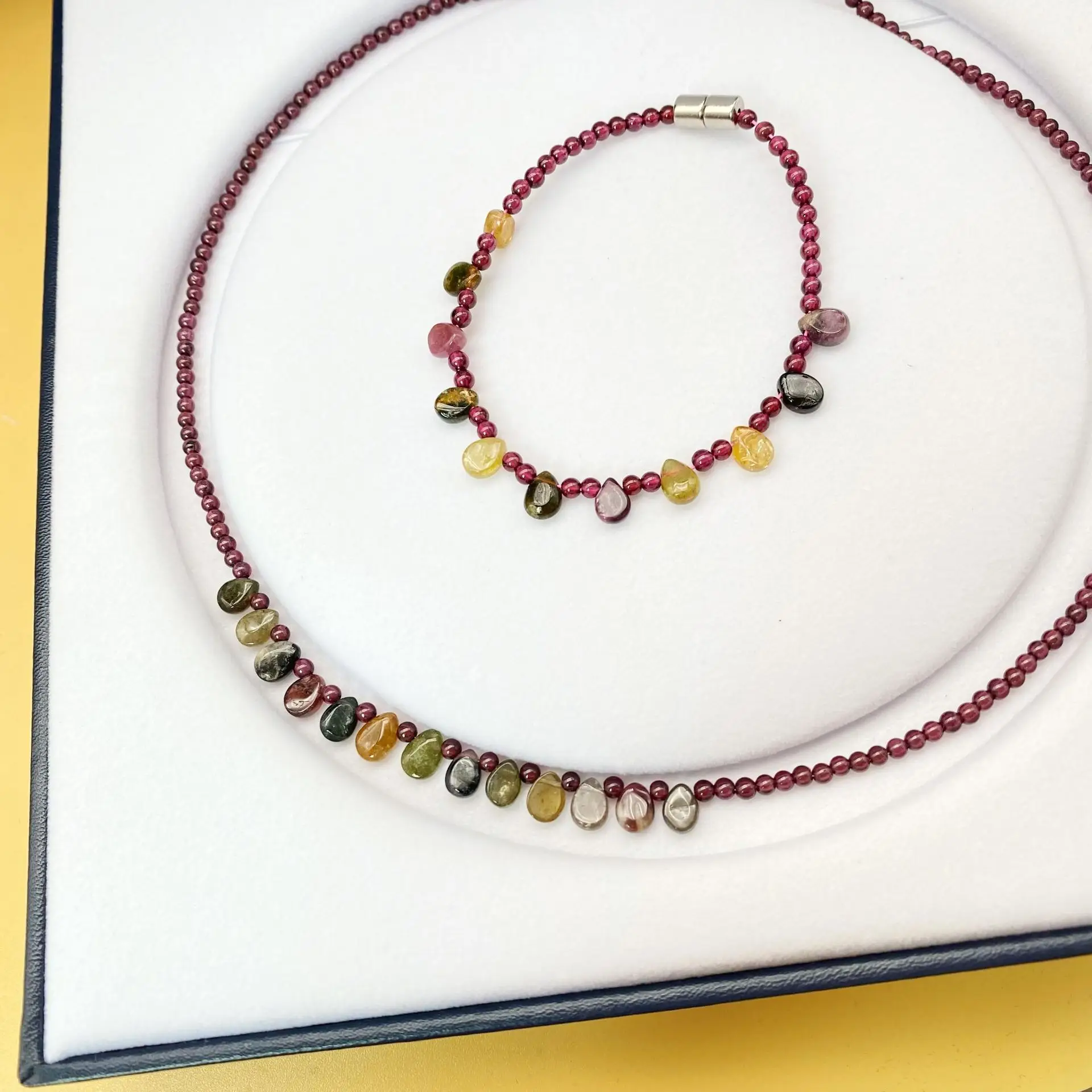 Natural Garnet Clavicle Chain for Women's Luxury Jewelry - Image 6