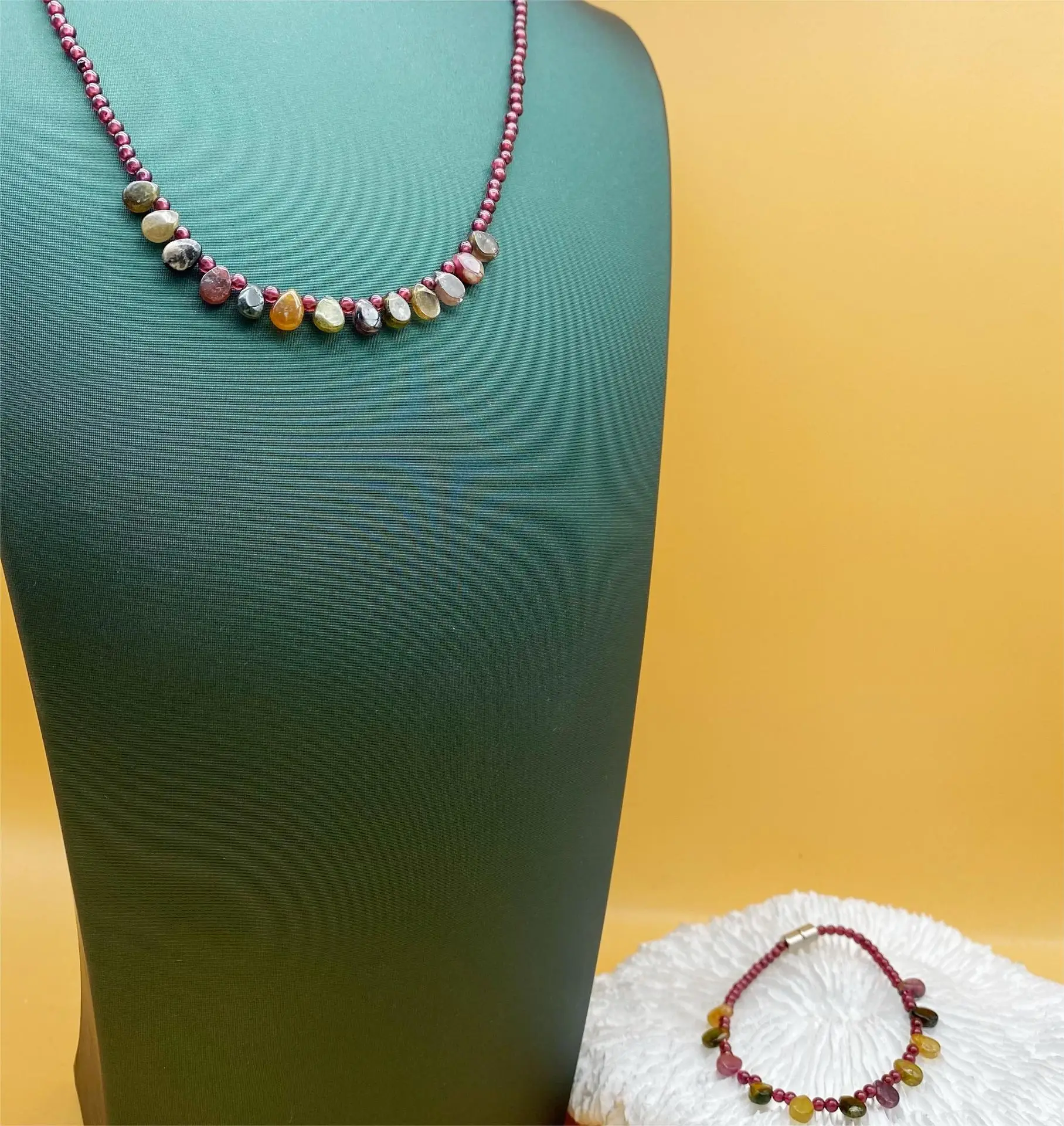 Natural Garnet Clavicle Chain for Women's Luxury Jewelry — feature 5
