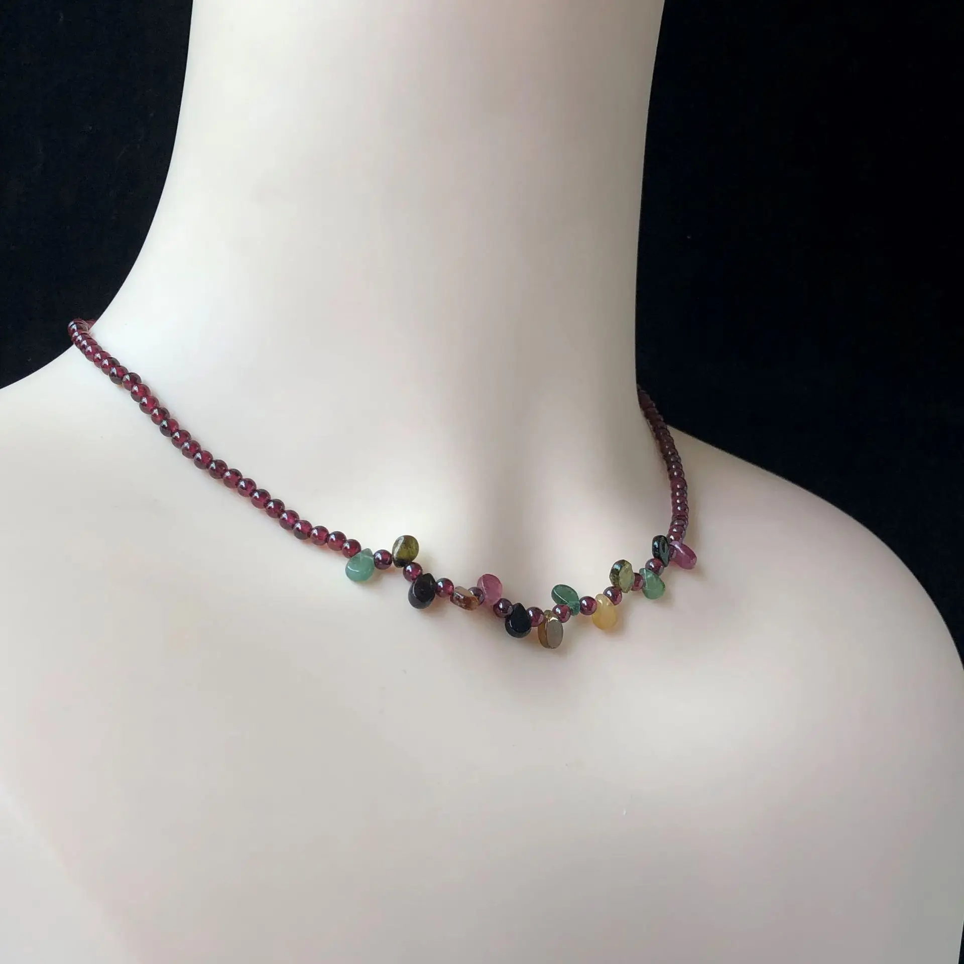 Natural Garnet Clavicle Chain for Women's Luxury Jewelry — feature 7