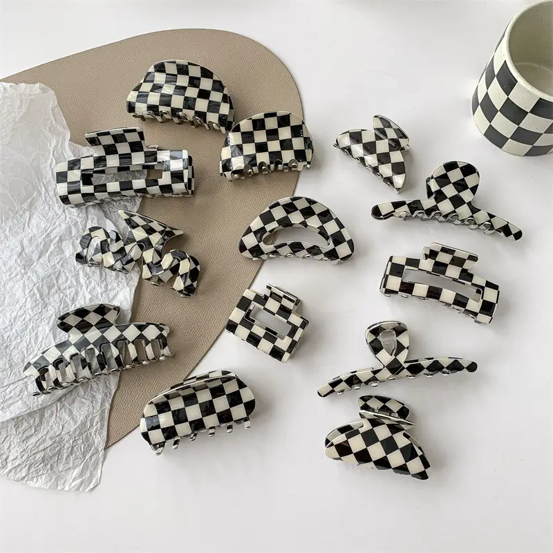 Black White Checkered Shark Clip for Women — feature 1