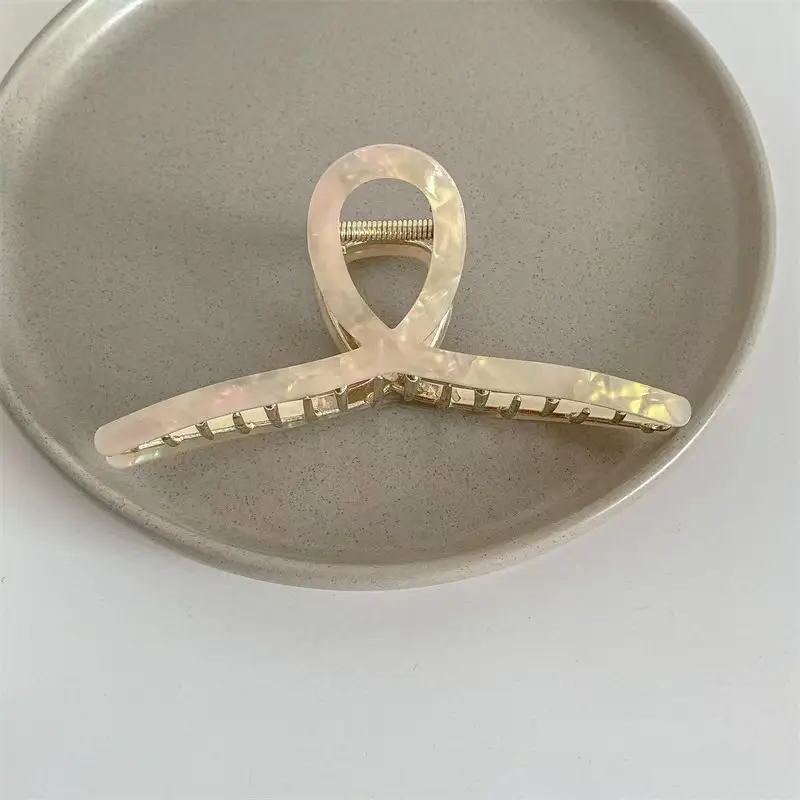 Oversized Retro Shark Clip for Women Gold Plated - Image 21