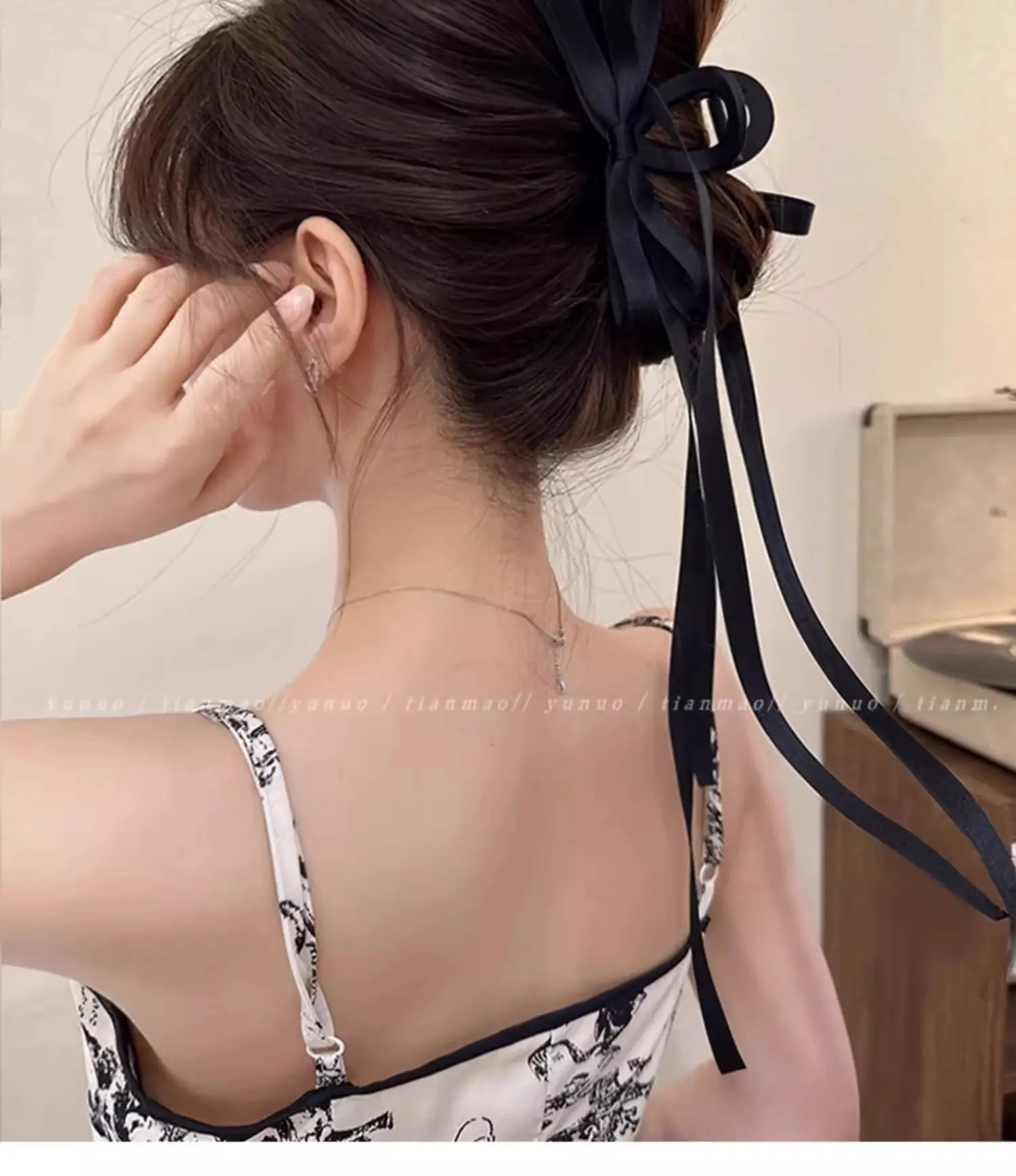 Black Elegant Shark Clip Hairpin for Women — feature 15