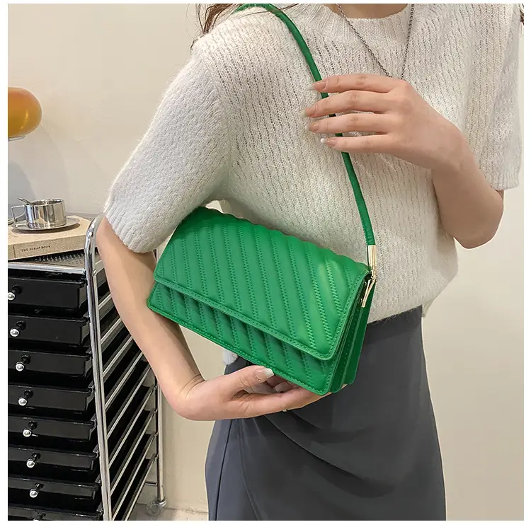 Women's Brown Textured Shoulder Bag 2023 Summer — feature 11