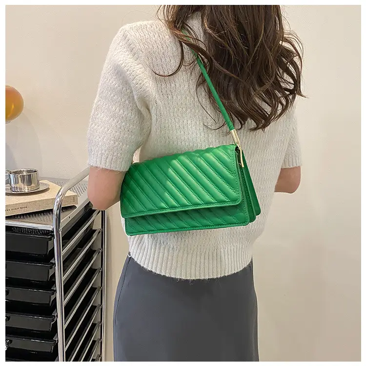 Women's Brown Textured Shoulder Bag 2023 Summer — feature 12