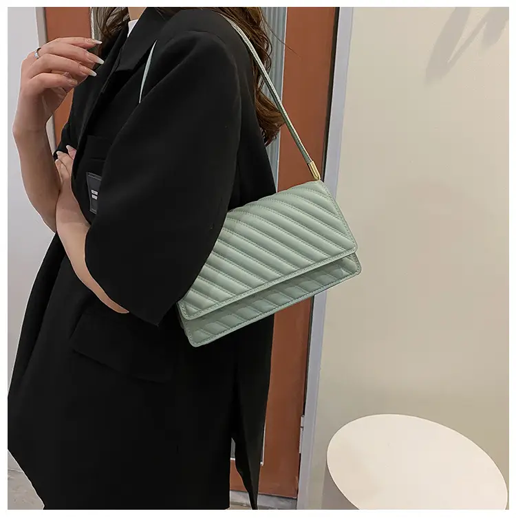 Women's Brown Textured Shoulder Bag 2023 Summer — feature 15