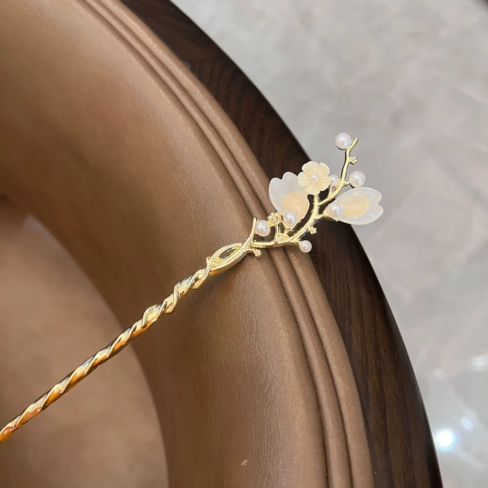 Chinese Style Walking Tassel Hairpin for Women - Image 7