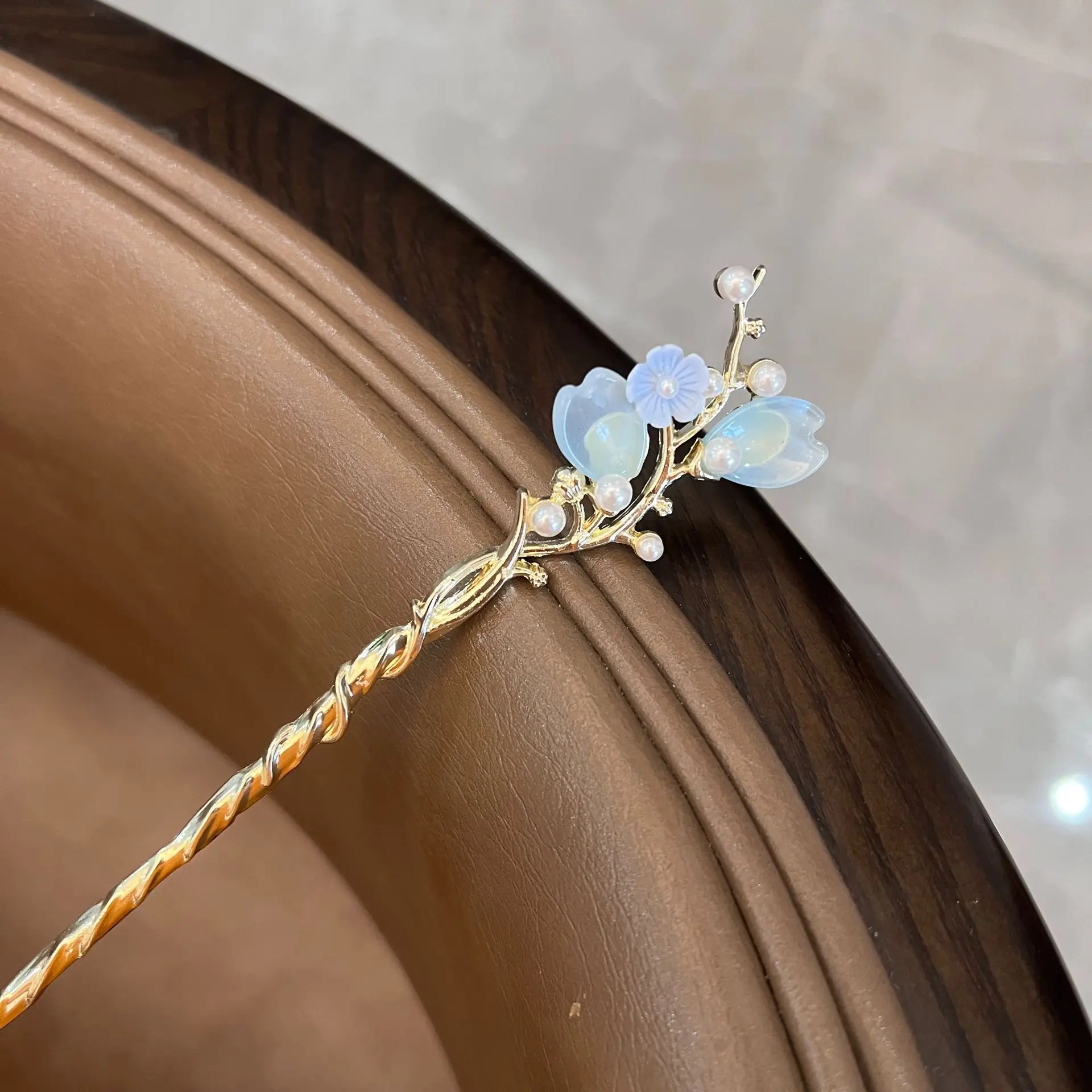 Chinese Style Walking Tassel Hairpin for Women - Image 2
