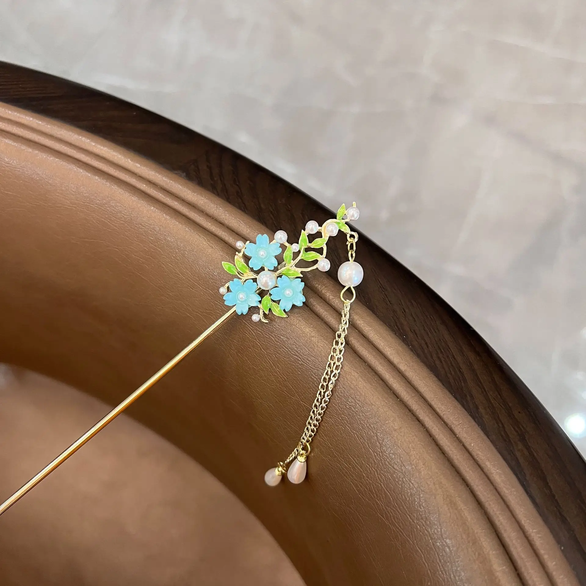 Chinese Style Walking Tassel Hairpin for Women - Image 4