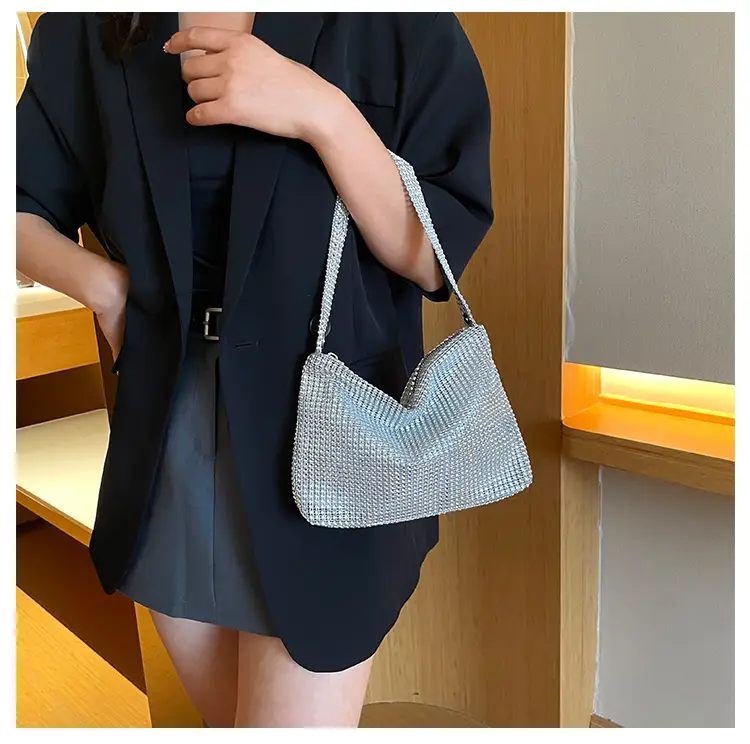 2023 Summer Women's Distinctive Black Knitted Shoulder Bag — feature 17