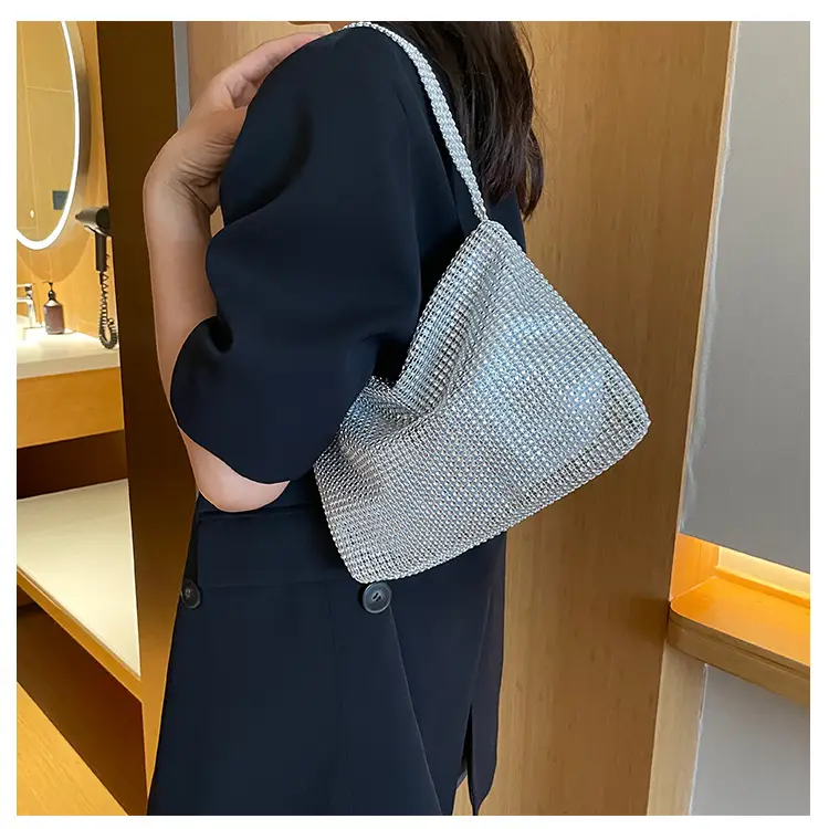 2023 Summer Women's Distinctive Black Knitted Shoulder Bag — feature 19