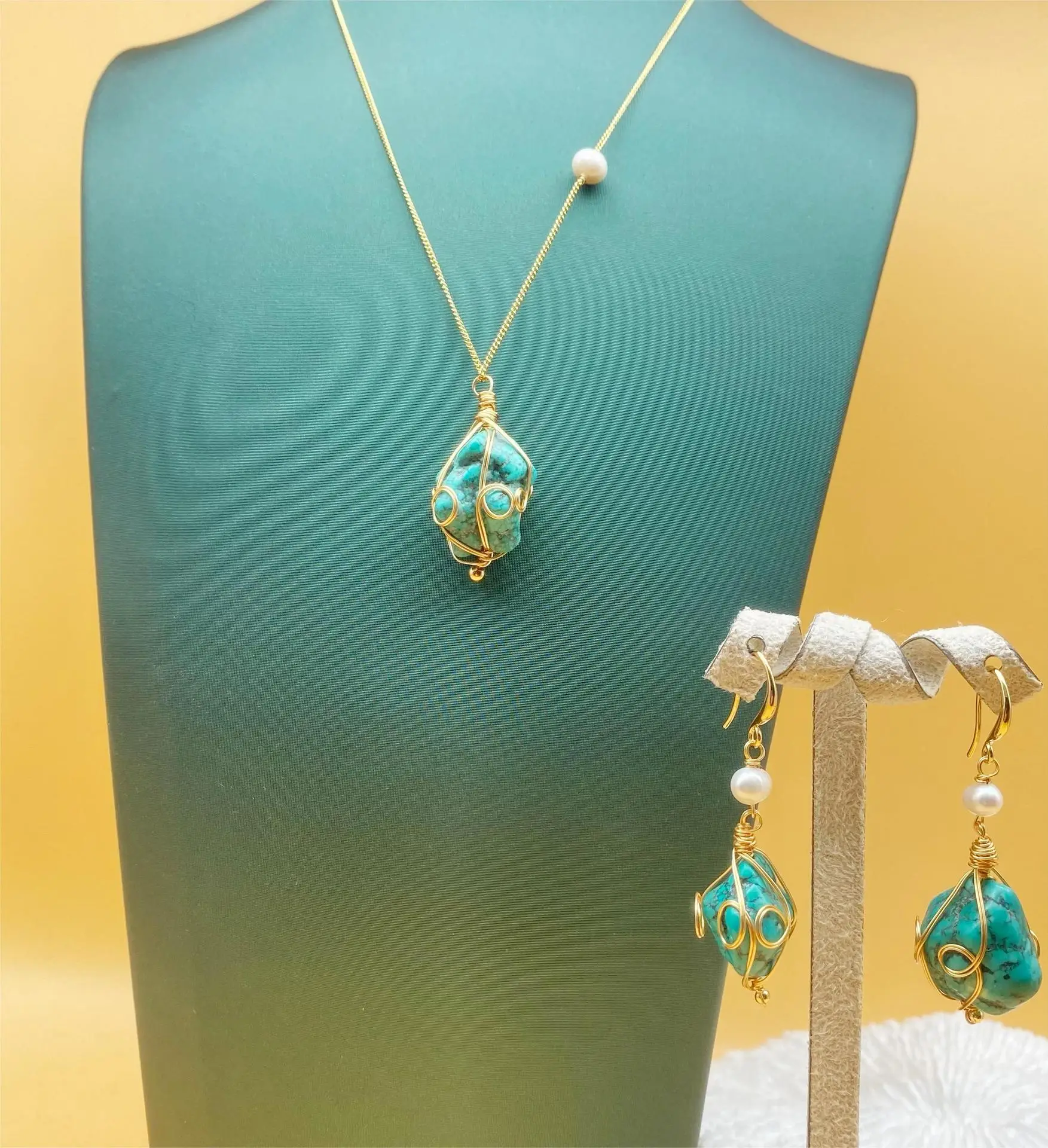 Natural Turquoise Clavicle Necklace for Women — feature 4