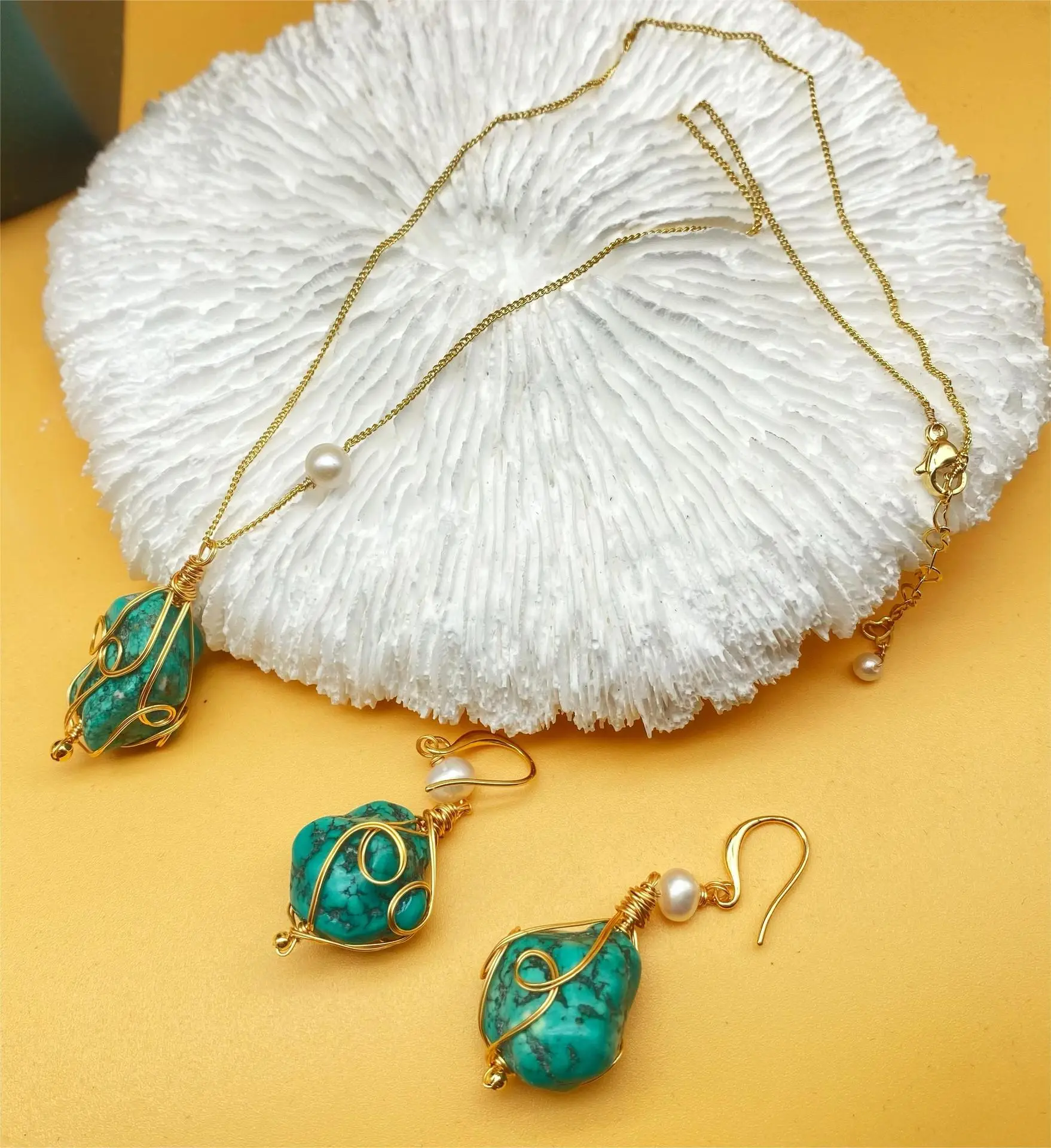 Natural Turquoise Clavicle Necklace for Women — feature 5