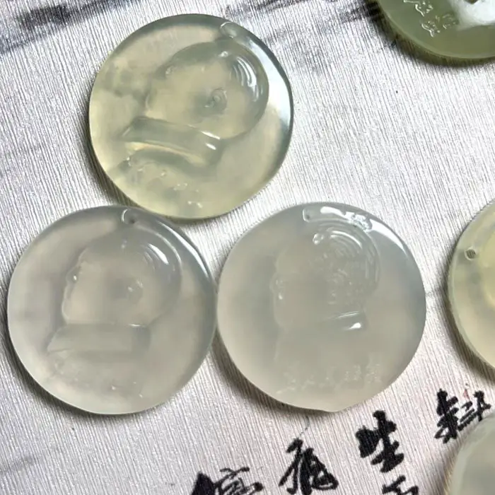 Natural Jade Maoze Dong Statue Pendant Xiuyu Avatar Round Wholesale — feature 5
