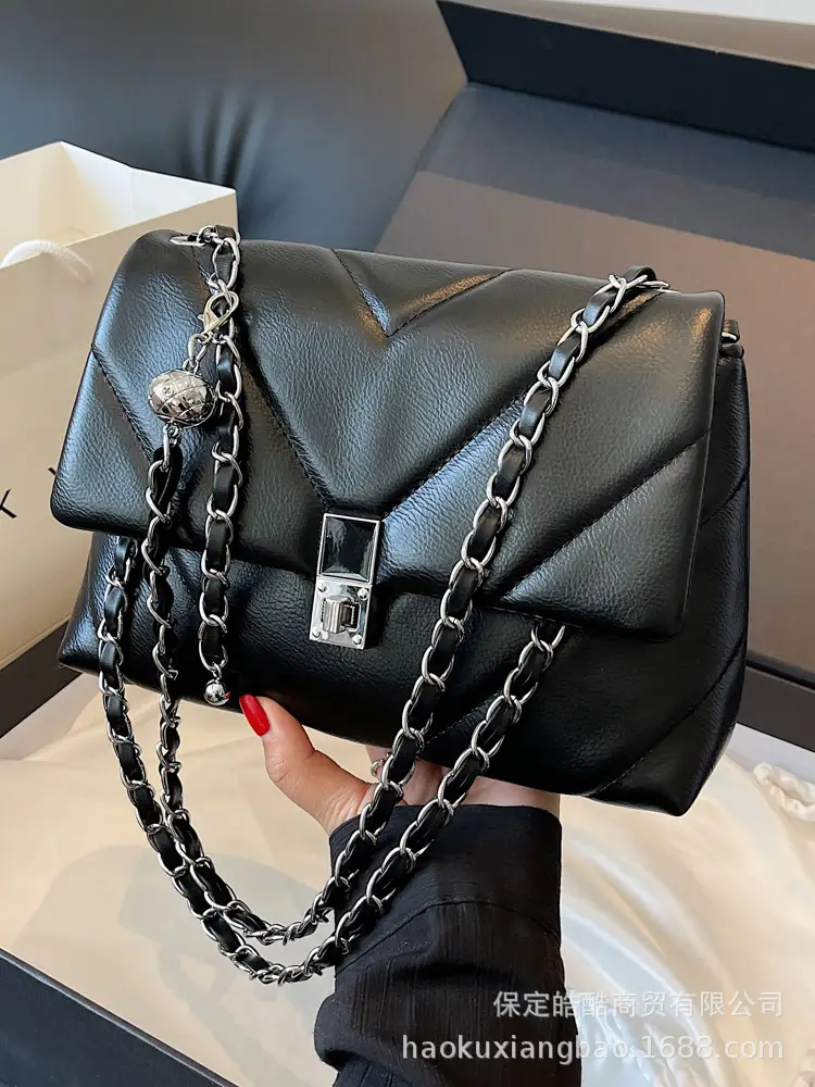 Chain Crossbody Bag Cream Diamond Embroidery 2023 - Image 5