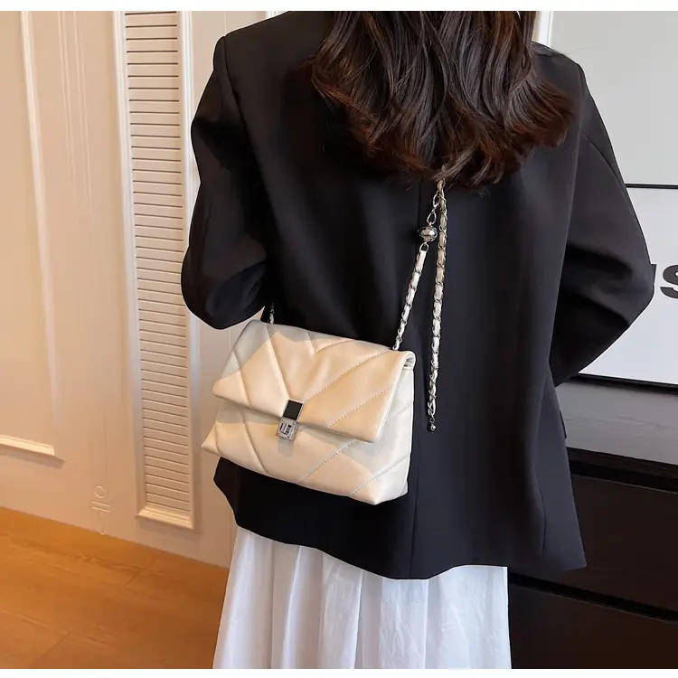 Chain Crossbody Bag Cream Diamond Embroidery 2023 — feature 15