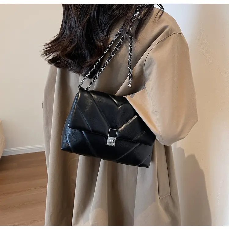 Chain Crossbody Bag Cream Diamond Embroidery 2023 — feature 19