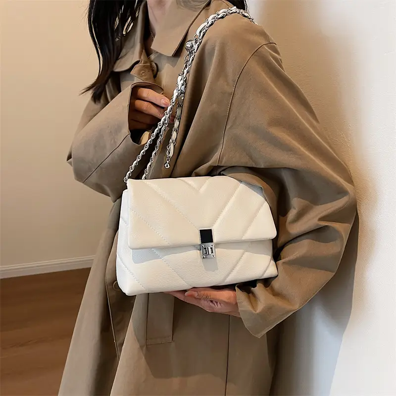 Chain Crossbody Bag Cream Diamond Embroidery 2023 - Image 2