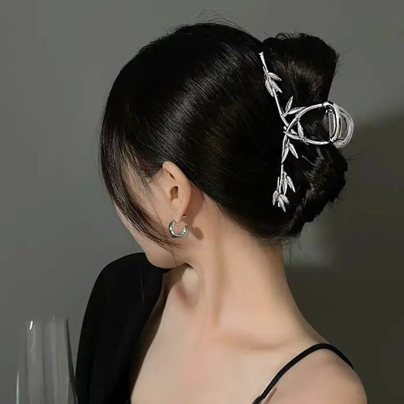 Tulip Shark High-Grade Hair Clip for Women - Image 9