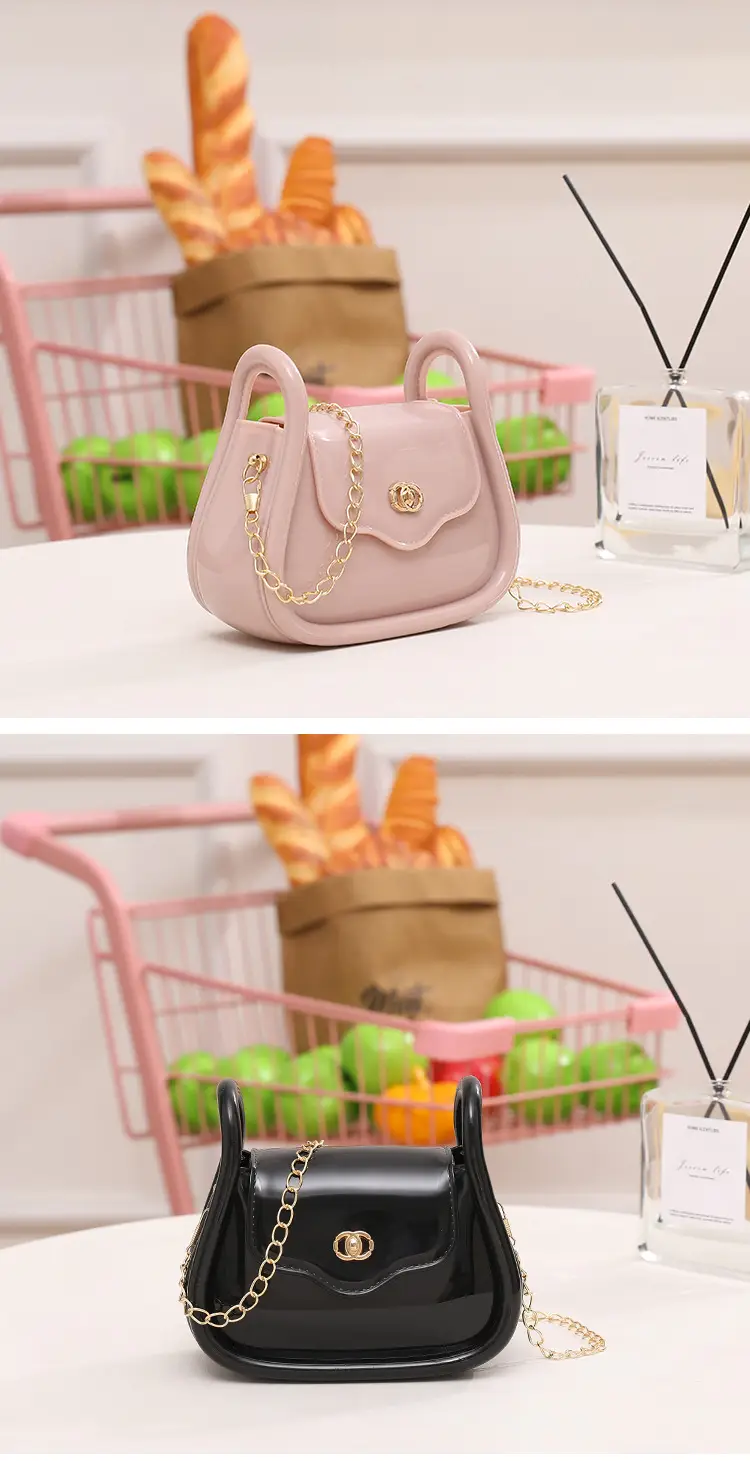 Women's Green Shoulder Bag 2023 Fashion Trend — feature 11