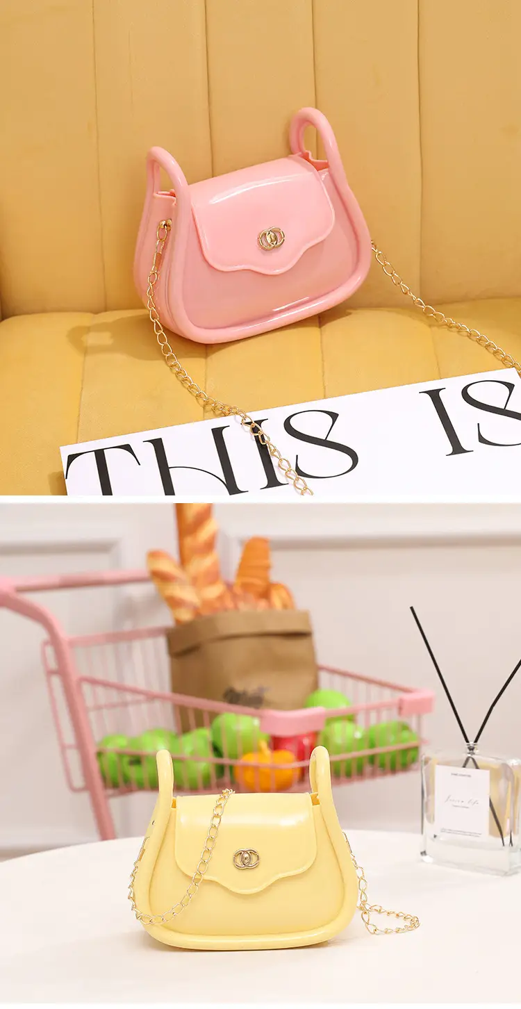 Women's Green Shoulder Bag 2023 Fashion Trend — feature 14