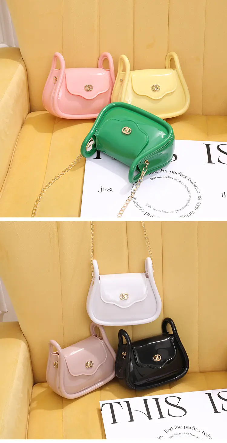 Women's Green Shoulder Bag 2023 Fashion Trend — feature 16