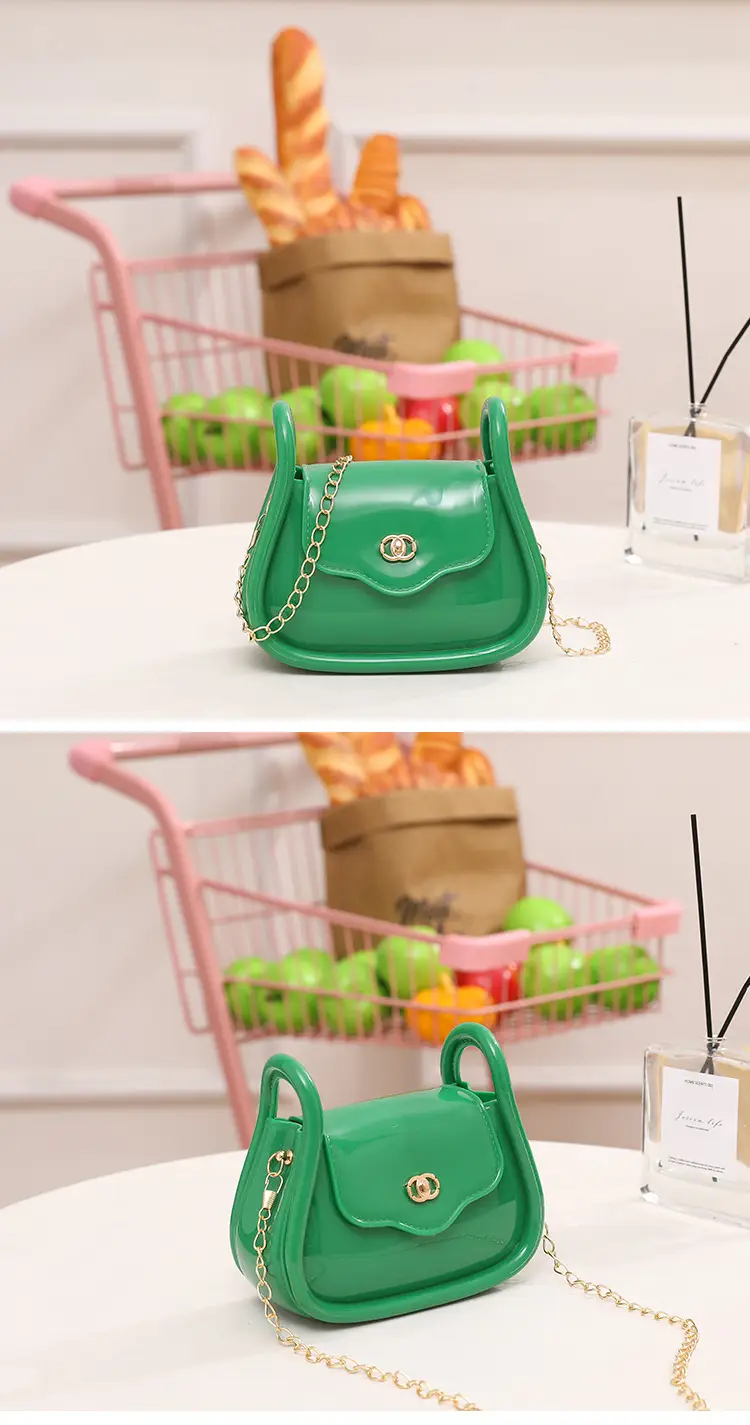 Women's Green Shoulder Bag 2023 Fashion Trend — feature 17