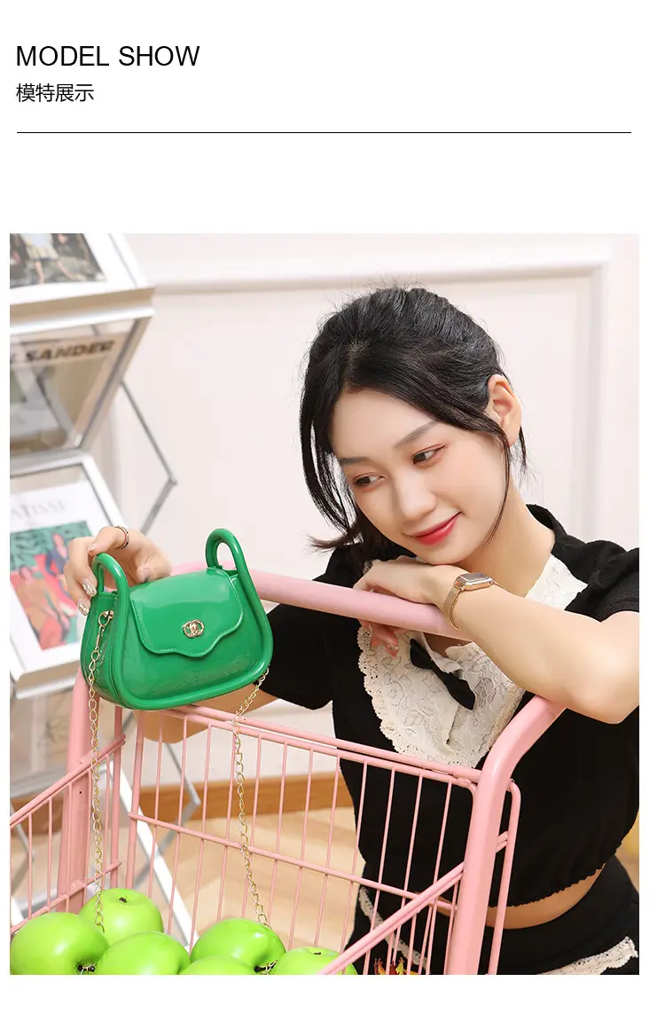 Women's Green Shoulder Bag 2023 Fashion Trend — feature 7