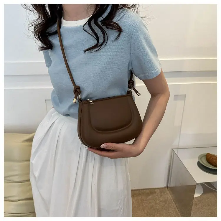 Beige High-End Women's Shoulder Crossbody Bag 2026 — feature 16