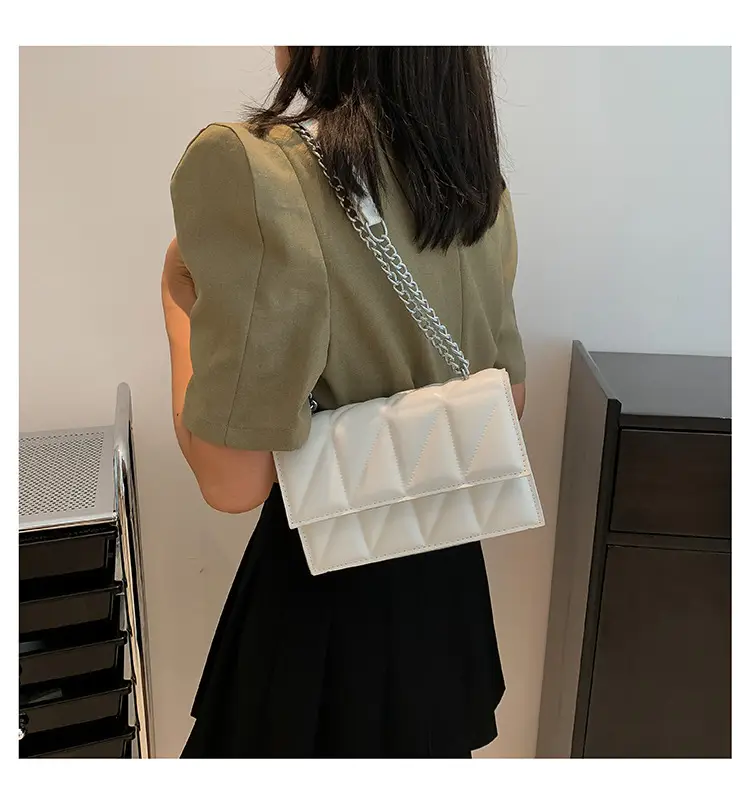 Women's Chain Shoulder Bag 2023 New Style Square Bag — feature 23