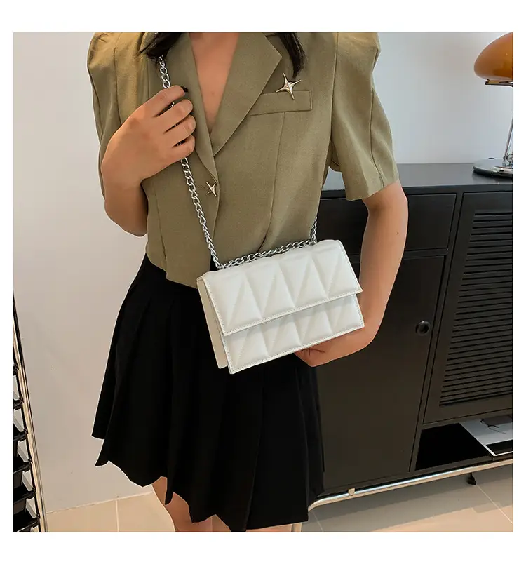 Women's Chain Shoulder Bag 2023 New Style Square Bag — feature 24