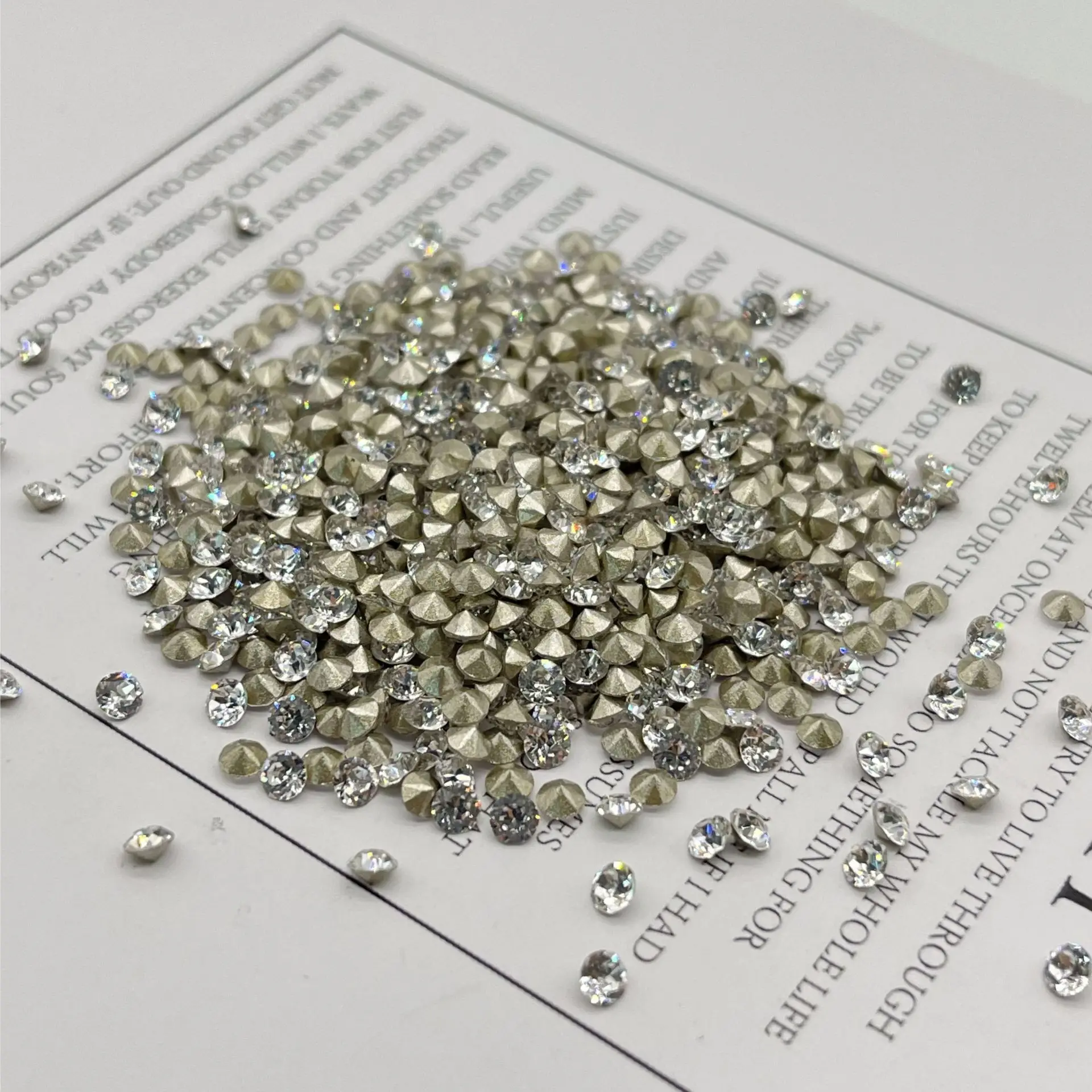 33 Cut Pointed Bottom Round White Fake Rhinestones