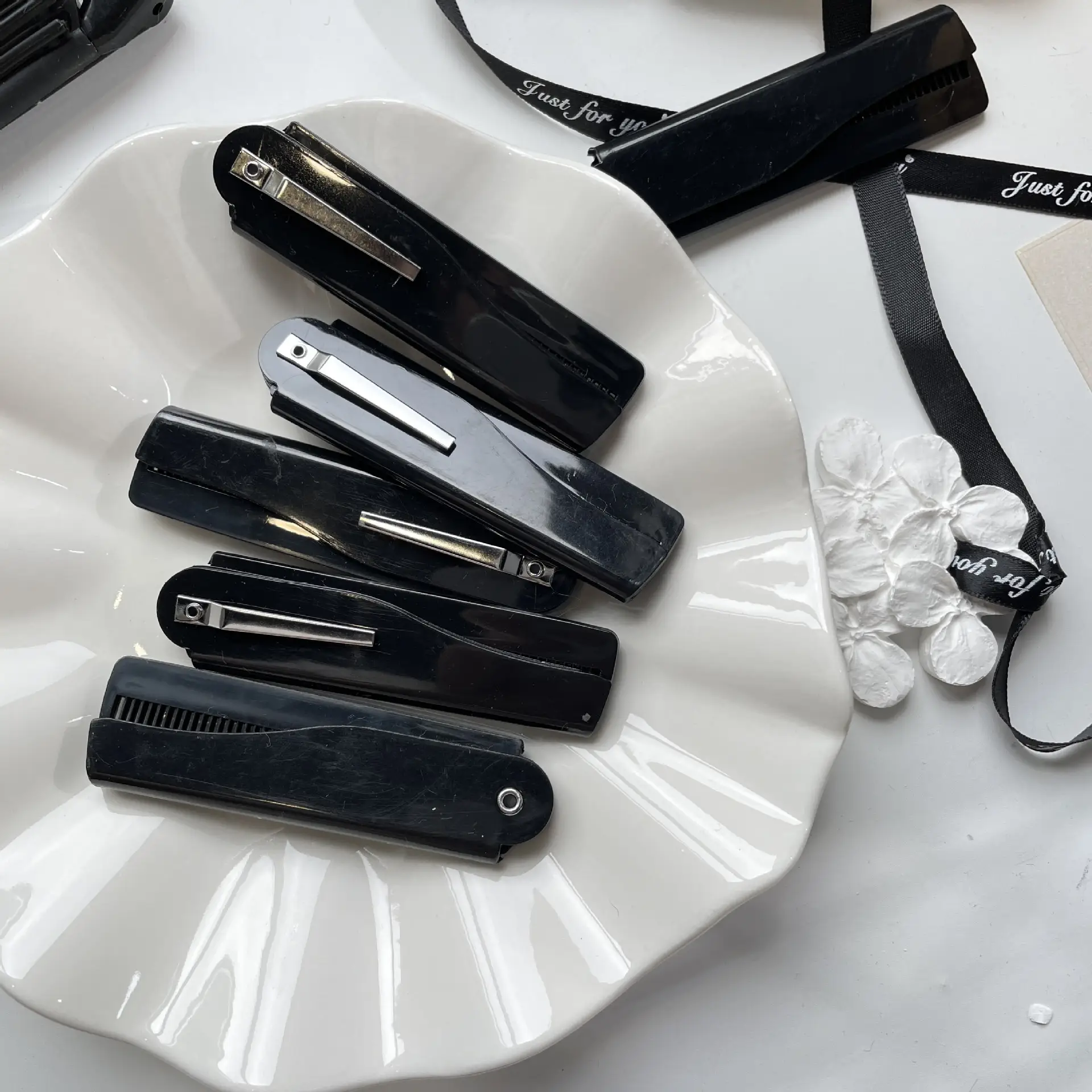 Mini Folding Hair Comb for Women Black Portable Bangs - Image 3