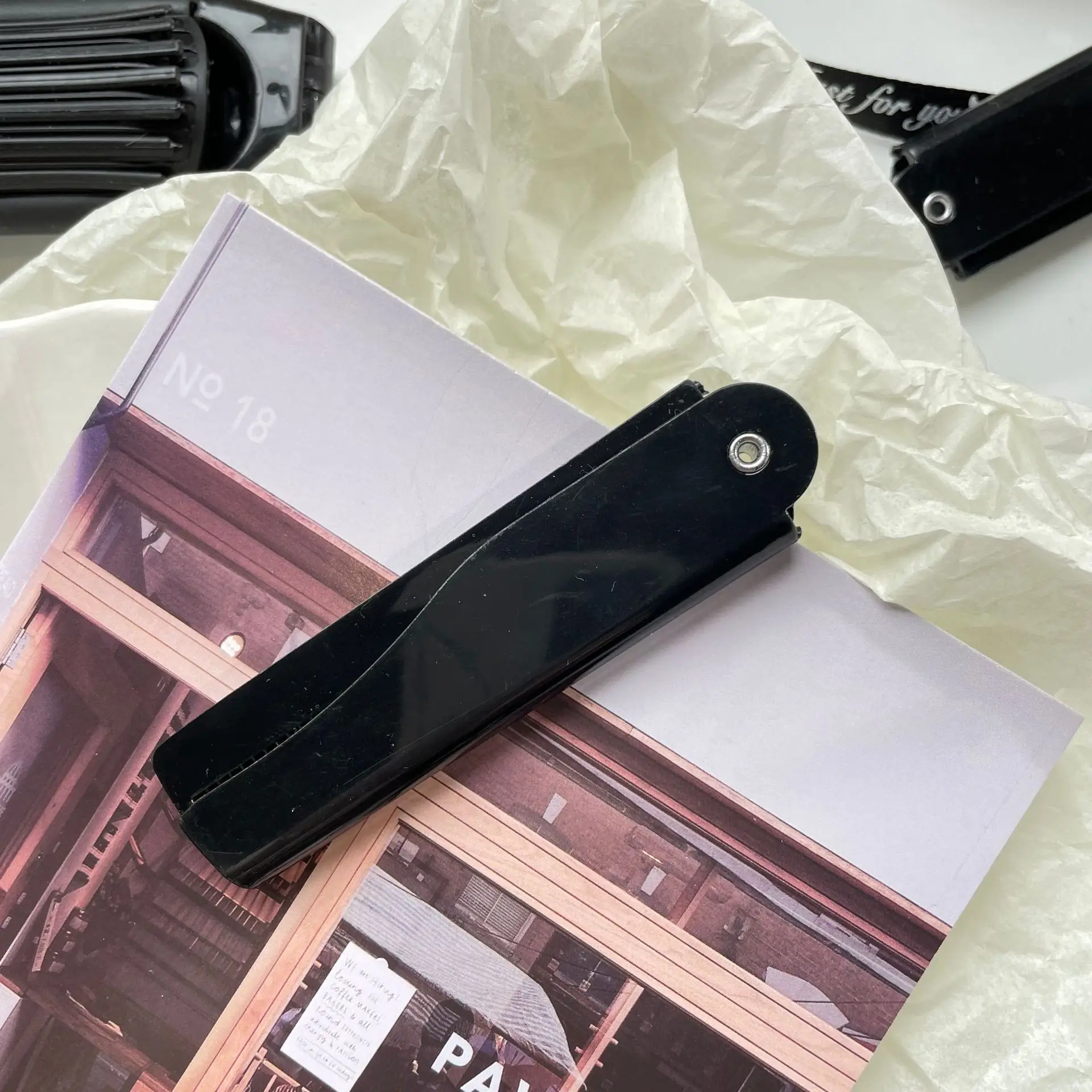 Mini Folding Hair Comb for Women Black Portable Bangs — feature 6