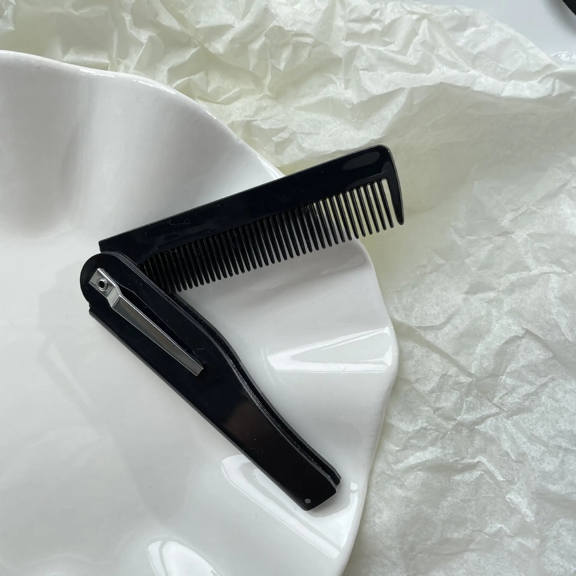 Mini Folding Hair Comb for Women Black Portable Bangs — feature 8