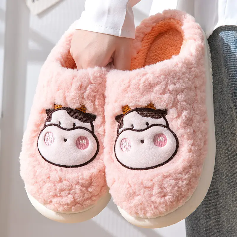 Winter Cow-Themed Cotton Slippers for Women and Couples, Indoor Home Thick-Soled Non-Slip Warm Slippers with a Soft Cushioning Feel, Cow-Style for Men - Image 4