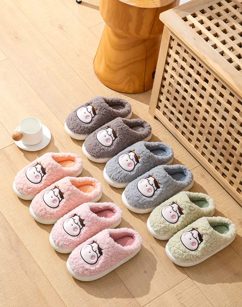Winter Cow-Themed Cotton Slippers for Women and Couples, Indoor Home Thick-Soled Non-Slip Warm Slippers with a Soft Cushioning Feel, Cow-Style for Men — feature 5