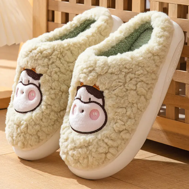 Winter Cow-Themed Cotton Slippers for Women and Couples, Indoor Home Thick-Soled Non-Slip Warm Slippers with a Soft Cushioning Feel, Cow-Style for Men