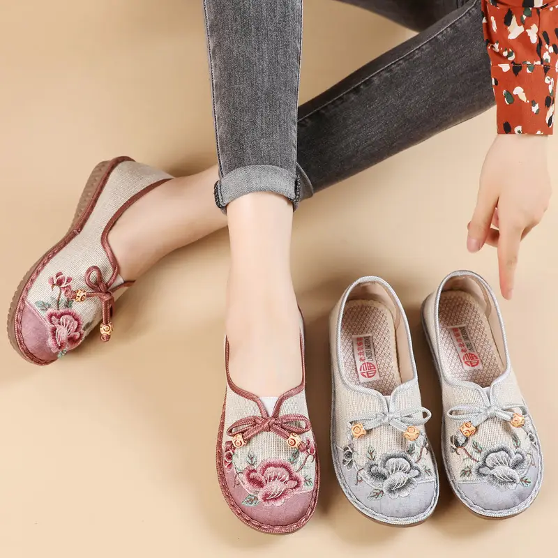 Ethnic Style Embroidered Shoes for Women, Retro Fashion Flats-Soled Mom Shoes, Comfortable Soft-Soled Old Beijing Cloth Shoes for Women - Image 6