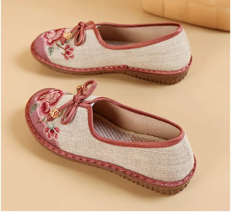 Ethnic Style Embroidered Shoes for Women, Retro Fashion Flats-Soled Mom Shoes, Comfortable Soft-Soled Old Beijing Cloth Shoes for Women — feature 21