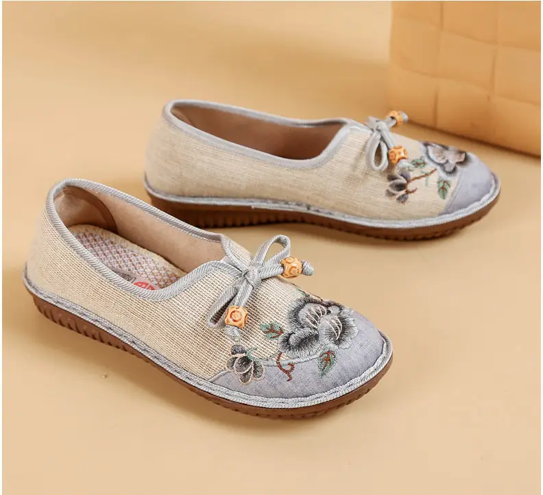 Ethnic Style Embroidered Shoes for Women, Retro Fashion Flats-Soled Mom Shoes, Comfortable Soft-Soled Old Beijing Cloth Shoes for Women — feature 24