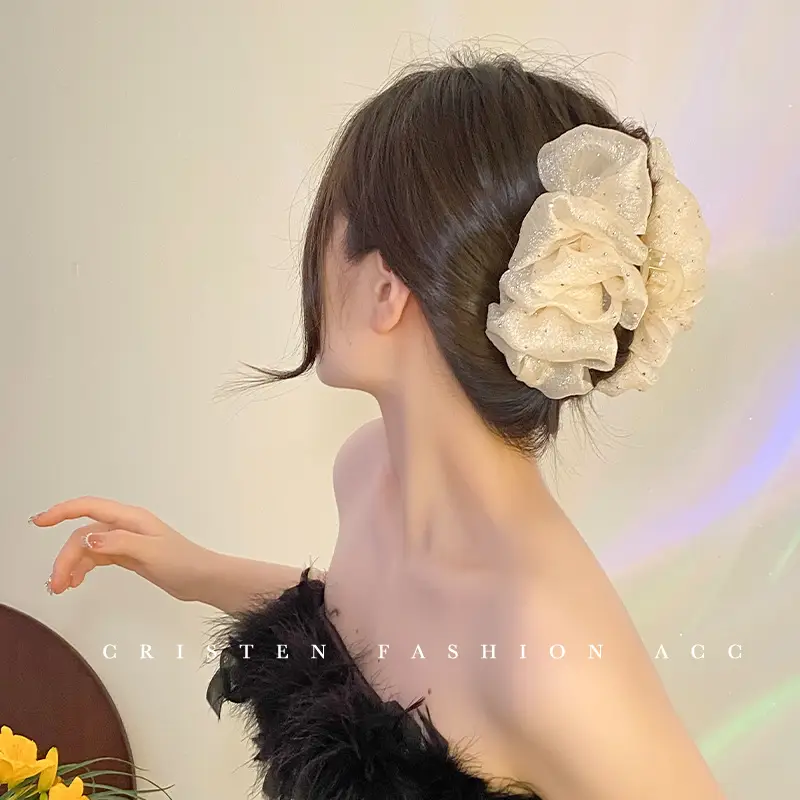 New Double-Sided Mesh Cloud Clip for Women — feature 1