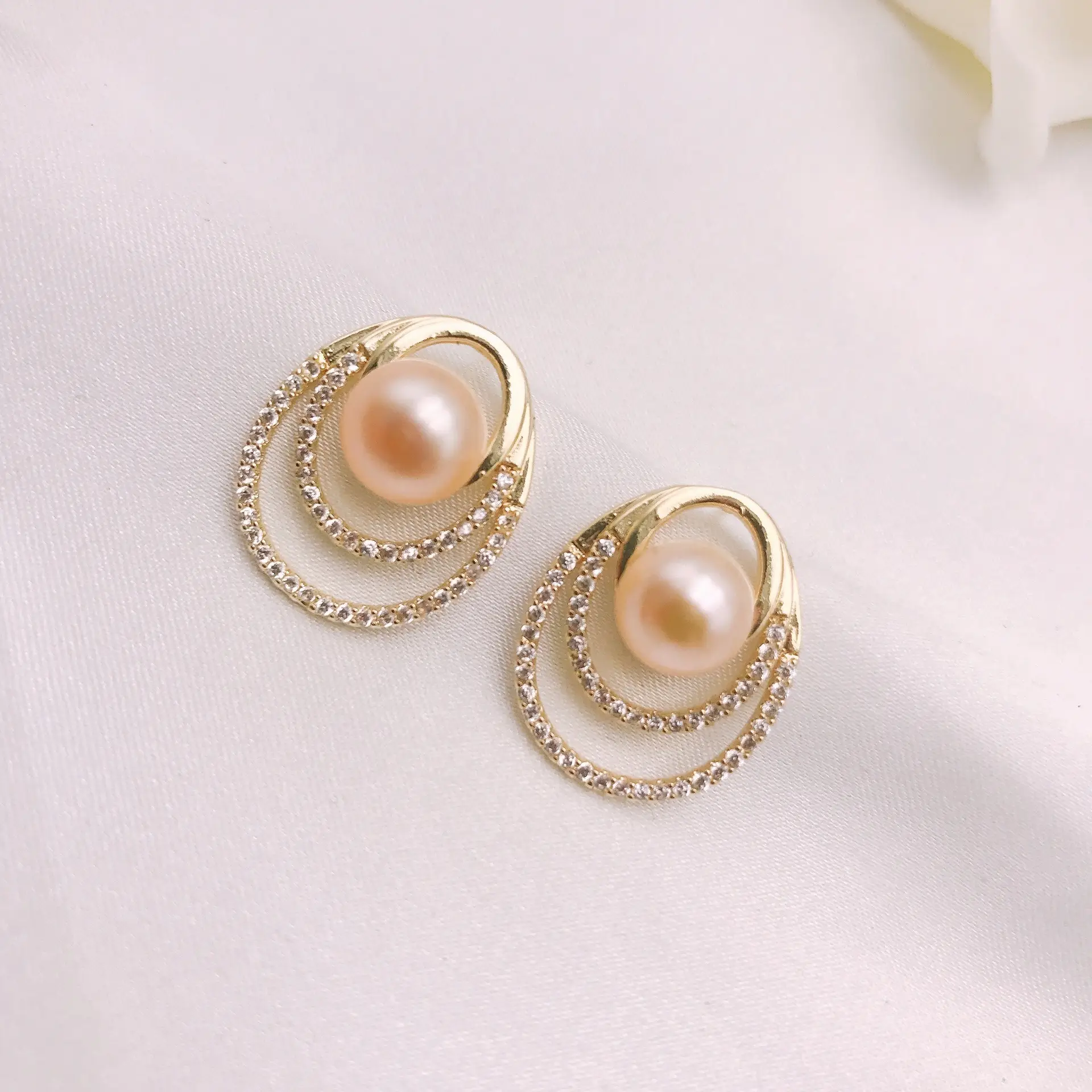 Natural Freshwater Pearl Earrings Three-Ring Set — feature 13
