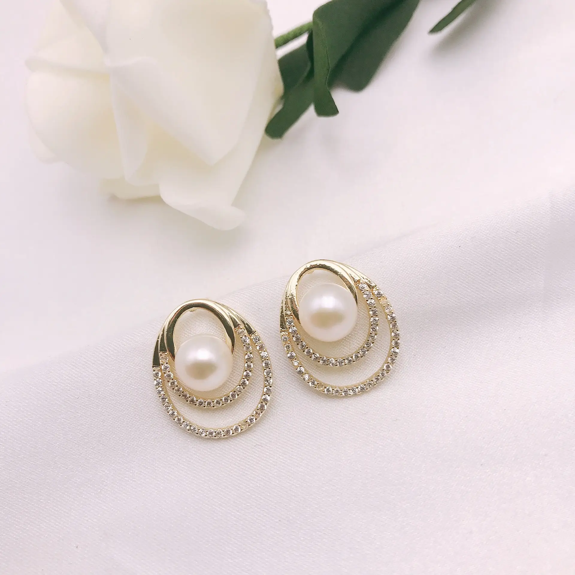 Natural Freshwater Pearl Earrings Three-Ring Set — feature 8